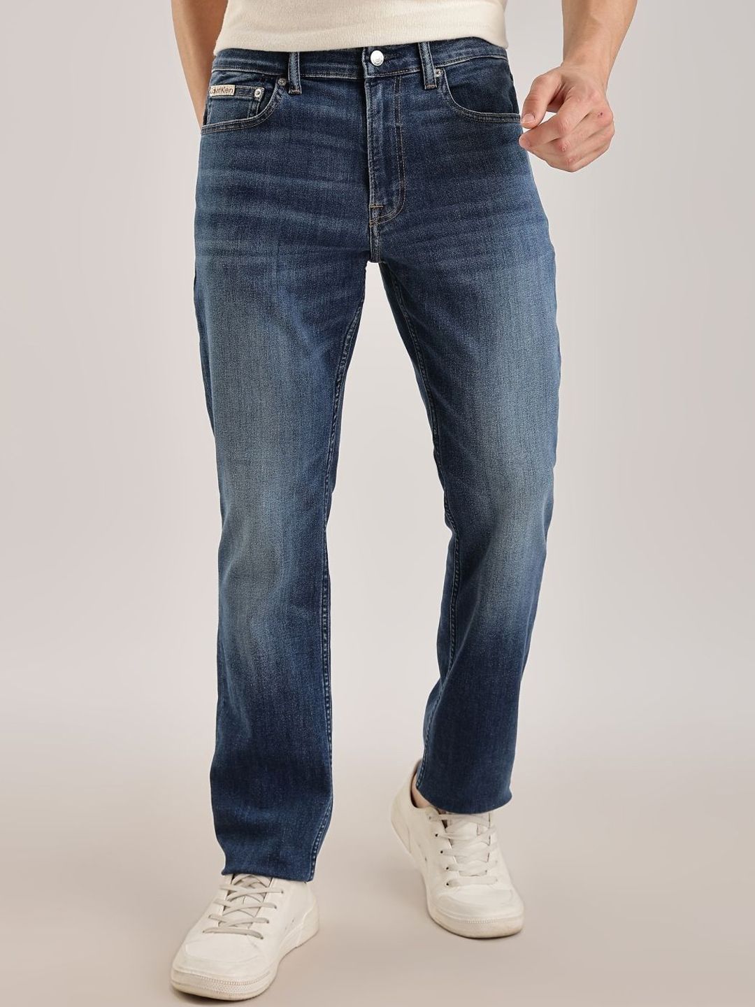 3lJnf3to_1d33dbd0cd5d4727bbd13588a578cd01.jpg Men Cotton Slim Fit Mid-Rise Light Fade Jeans - Image 1