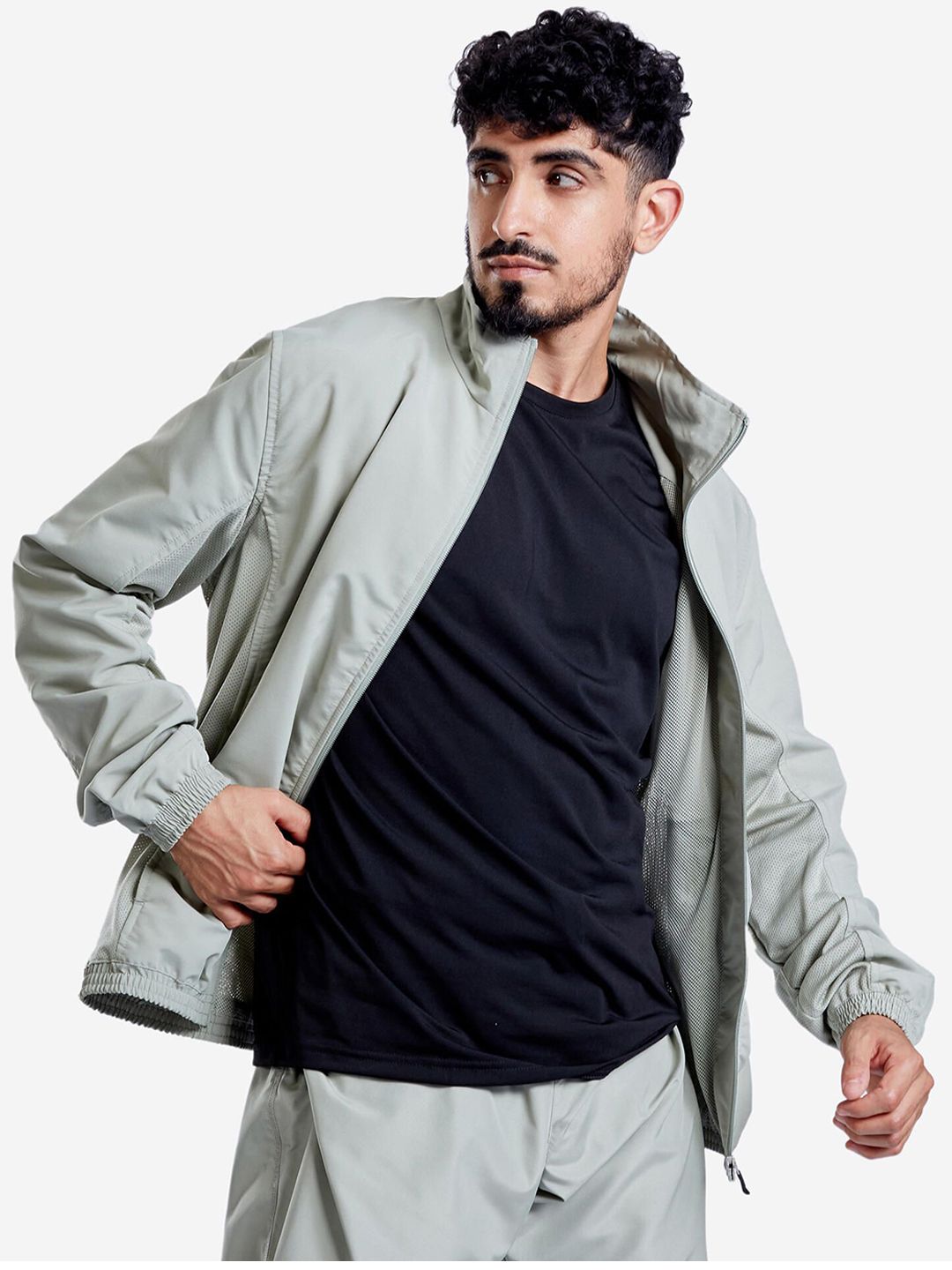 Go2FR004_edb877809e6d42cd815d8b599c97abe0-1.jpg DOMYOS - Men Lightweight Sporty Jacket - Image 1