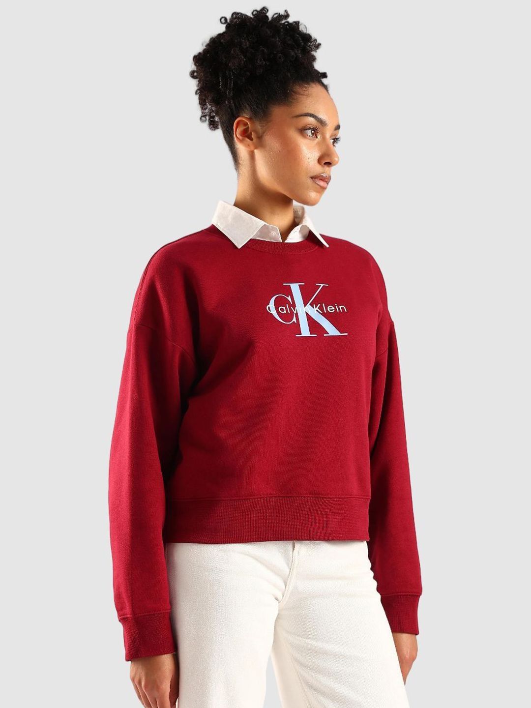 Sx6eyiw1_2ed7180978ba412d9e8c792442a54cac.jpg Calvin Klein Jeans Women Printed Sweatshirt - Image 1
