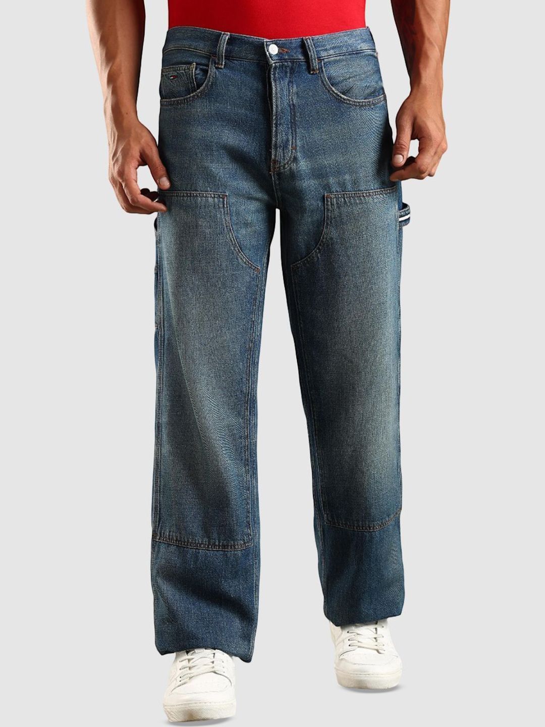 VRaWuTWQ_f8f16a0d1ed046d086b482a67b769a0e.jpg Men Relaxed Fit Mid-Rise Light Fade Cotton Jeans - Image 1