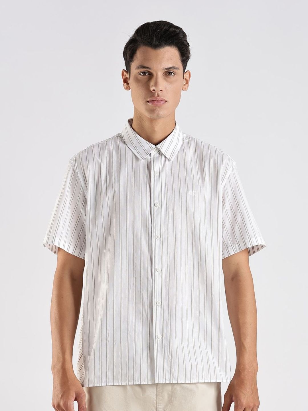 XsbDlPYp_7707df2858044e86ac81c6b8c3b5709b.jpg Men Relaxed Fit Vertical Striped Spread Collar Pure Cotton Casual Shirt - Image 1