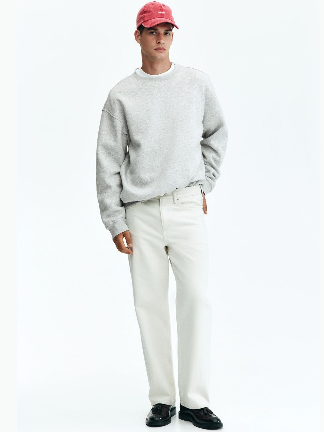 xyLU8cDA_1ac4ed6c01f44713a68bc12024cda33e.jpg H&M Loose Fit Sweatshirt - Image 1